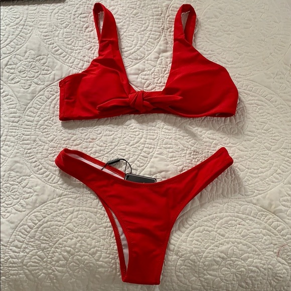 Red Bikini - Picture 1 of 4